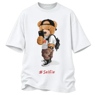 Мече selfie върху Овърсайз