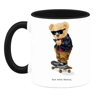 Мече скейтър Text While Skating върху Чаша