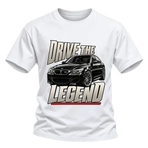 Drive the Legend BMW M5 върху Тениска — Бяло