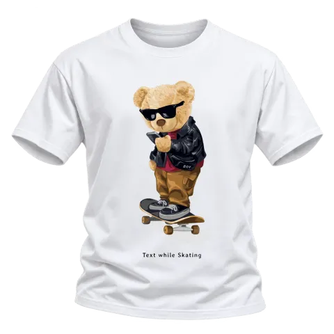 Мече скейтър Text While Skating върху Тениска — Бяло